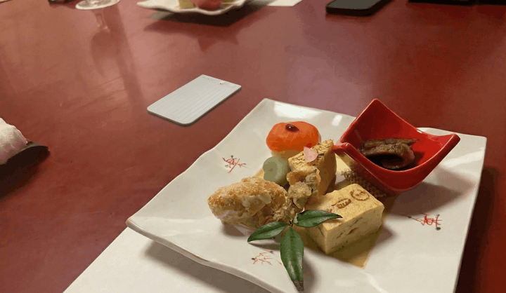 Plaud Noteを料理店で使ってみた場合の画像