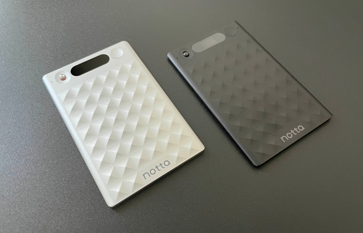 Notta Memoの新旧モデルのデザイン比較。実際のところ本体に変更はない。