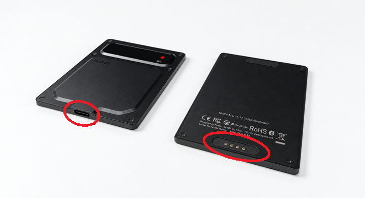 Notta Memo Proと旧型Notta Memoの充電端子に注目した画像